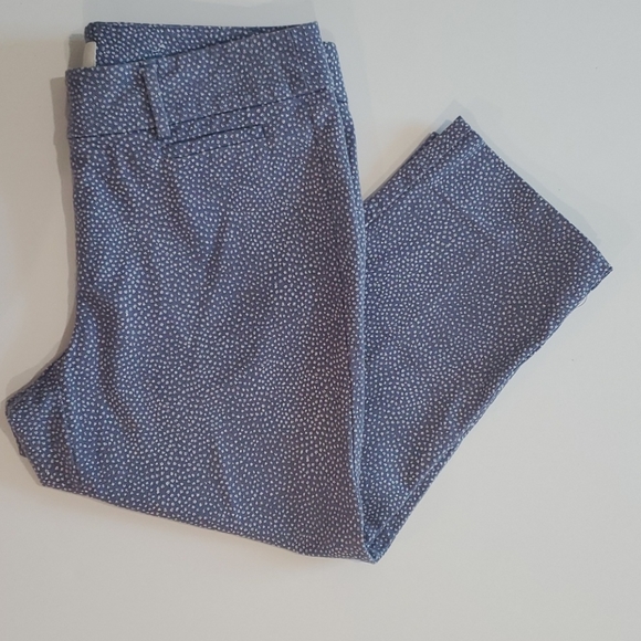 LOFT Pants - Loft original crop capri. Size 8P